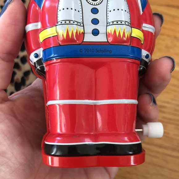 Fun Schylling Wind Up Robot - Picture 7 of 7